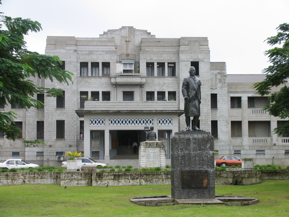 Government Buildings Complex The massive Government Buildings site is one of the most prominent in Suva, but prior to 1935 the area was a swampy creek bed.